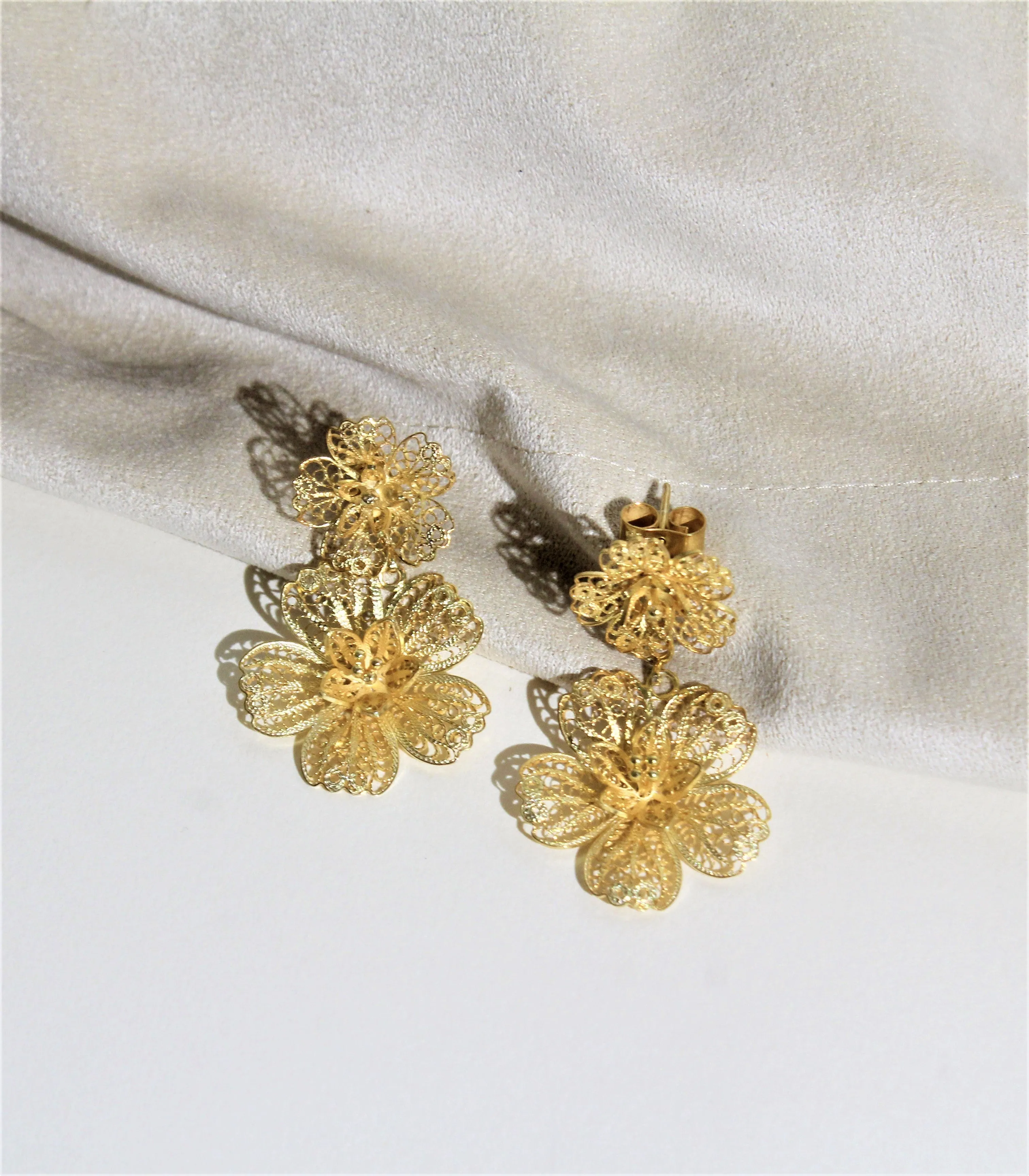 Carnation Filigree Detachable Drop Earrings